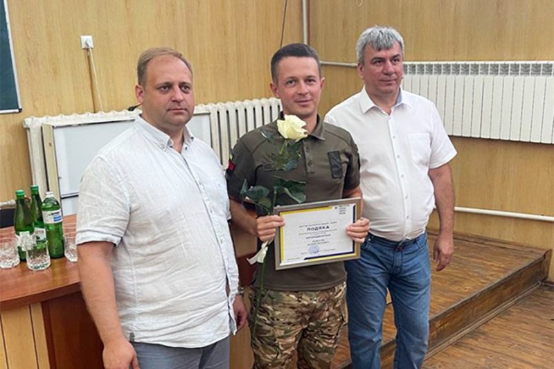 Франківський медик, який захищає Україну на передовій, отримав подяку від МОЗ (ФОТО)