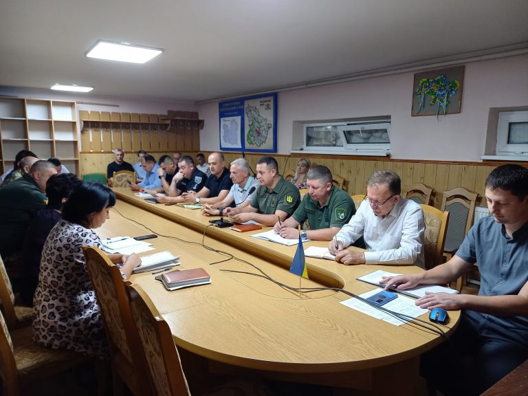 І таксі також: на Коломийщині під час тривоги підприємства і транспорт не мають працювати 4 І таксі також: на Коломийщині під час тривоги підприємства і транспорт не мають працювати
