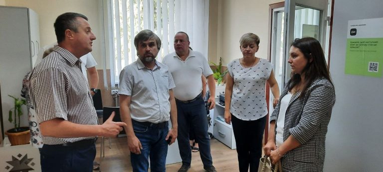 Заступник голови ОДА перевірив роботу ЦНАП у Рожнятові та Заболотові (ФОТО) 6 297542399 5839568672731534 5562157387497976994 n