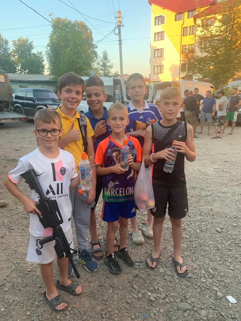 У Богородчанах діти принесли 500 гривень для ЗСУ (ФОТО)
