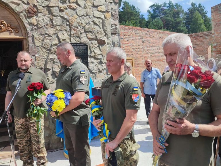 На Тернопільщині священник будує Всеукраїнський храм-пантеон на честь загиблих воїнів (ФОТО) 3 На Тернопільщині священник будує Всеукраїнський храм-пантеон на честь загиблих воїнів (ФОТО)