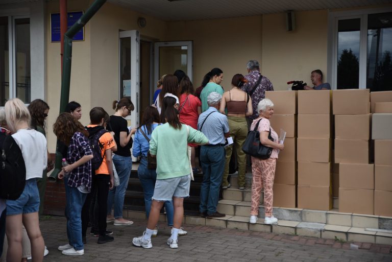 400 продуктових наборів передали в Угринівську територіальну громаду для переселенців 7 298179301 196386012731625 522048209895576326 n