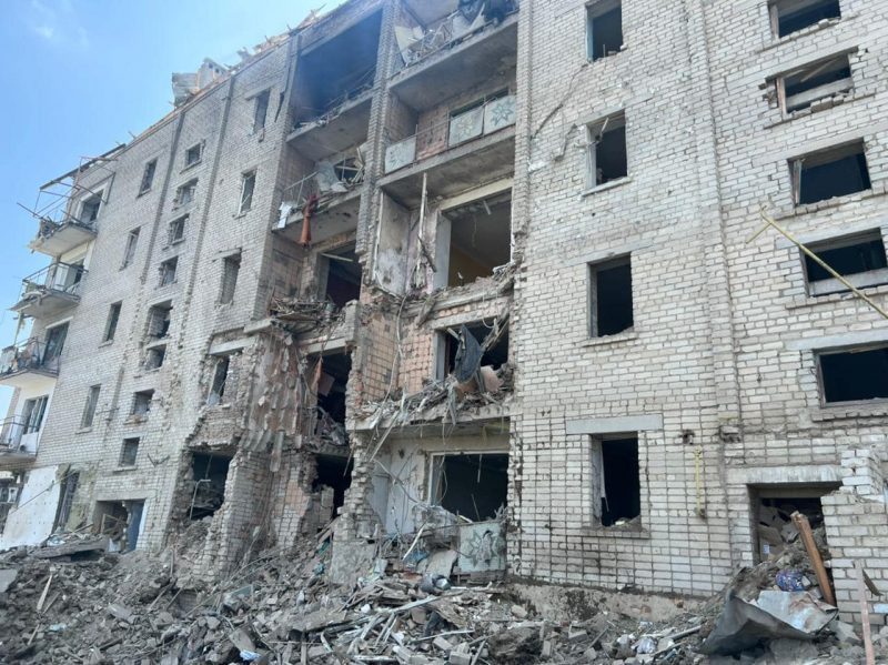 Російські окупанти вдень обстріляли Миколаїв: 20 людей поранені, є загиблі