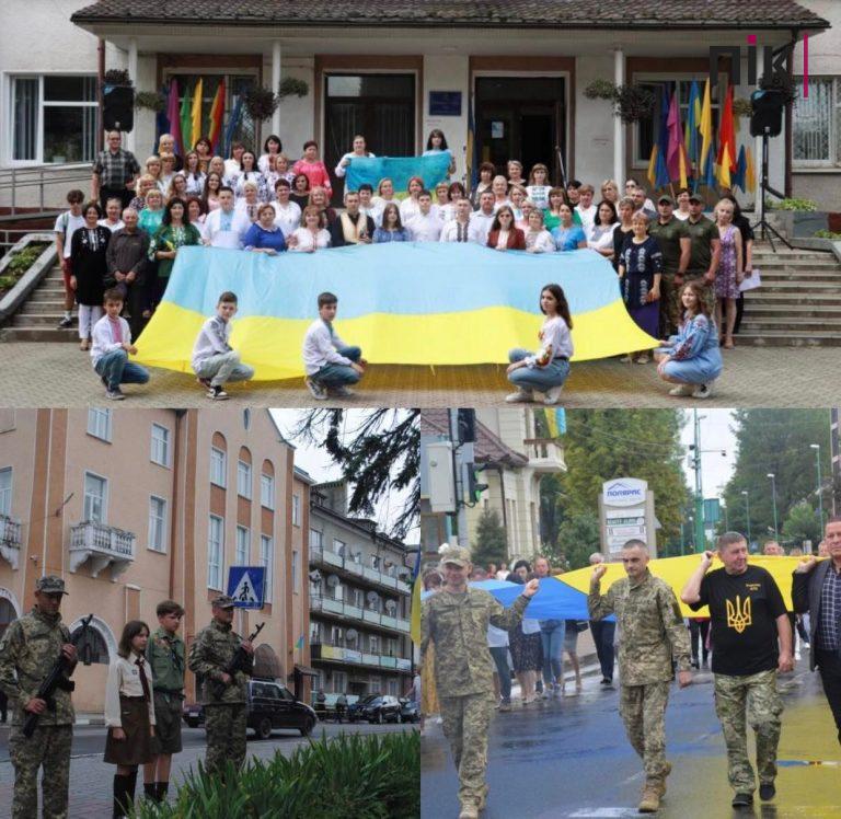 Кольори сміливості: в містах Прикарпаття підняли Державний прапор України (ФОТО)