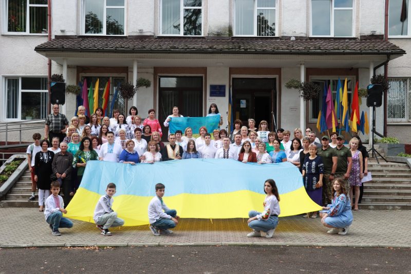 Підняття Державного прапора у Рожнятові.