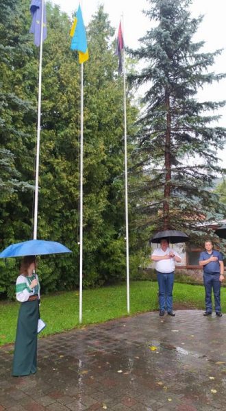 Підняття Державного прапора у Яремче.