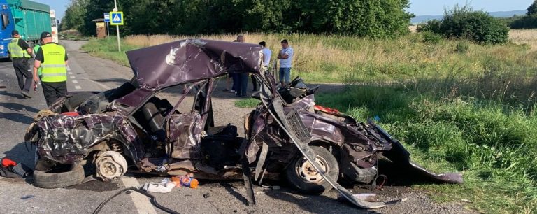 Смертельна автотроща: зіштовхнулися два легковики та вантажівка (ФОТО) 7 301172916 439214931583617 6237378202766417088 n