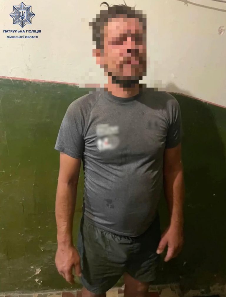 У Львові франківець заліз в чужу квартиру і сховався під ліжком: для чого (ФОТО)