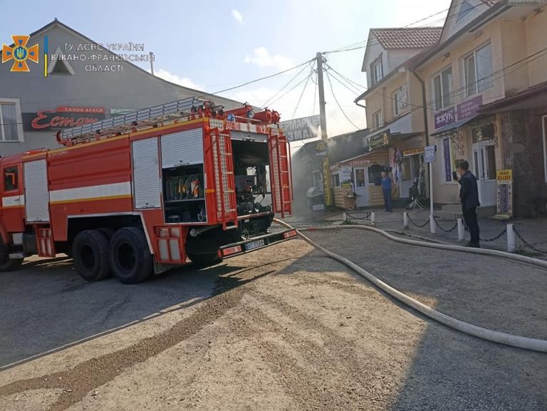 У Верховина горів магазин: працювали вогнеборці (ФОТОФАКТ) 7 301985934 385575377065165 8811034104995529600 n