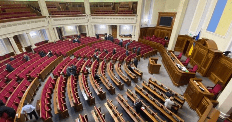 У Держприкордонслужбі повідомили, чи можуть депутати виїжджати за кордон