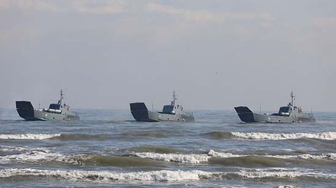 Кораблі залишили: росіяни прибрали "Калібри" з Чорного моря