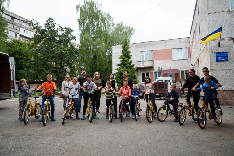 12 нових велосипедів отримали діти з Франківського обласного центру соціально-психологічної реабілітації дітей 11 FB IMG 1660325227809