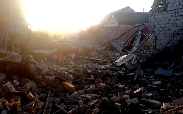 Російські окупанти вдень обстріляли Миколаїв: 20 людей поранені, є загиблі