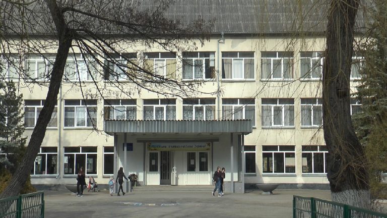 Новий навчальний рік: які школи та садочки не зможуть відкритися у Франківську 8 d3d97d4e0504a8c608a21410778c2adf