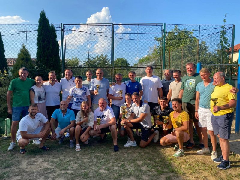 Поєднали спорт і добру справу: у Франківській громаді провели благодійний турнір з тенісу (ФОТО)