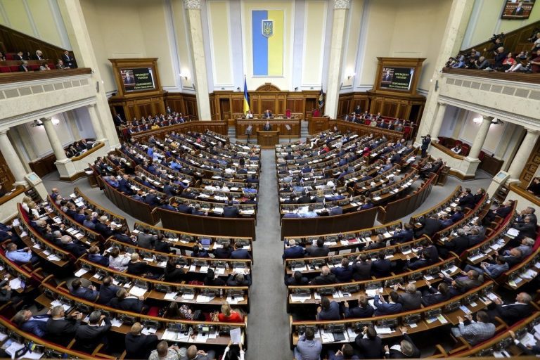 Уряд готує покарання для ухилянтів: штрафи та в’язниця за спробу виїзду з країни 7 Верховна Рада ухвалила законопроєкт щодо удосконалення процедури проведення МСЕК