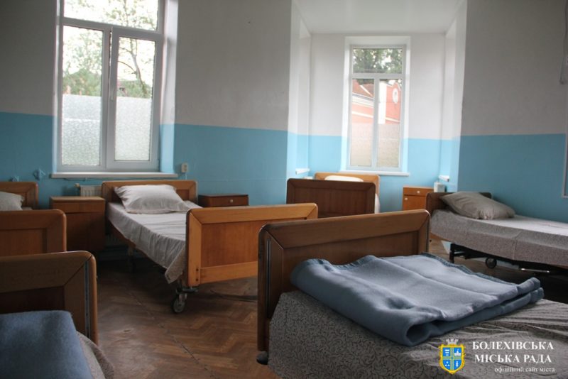 Витратили понад 700 тисяч гривень: у Болехівській лікарні облаштували палати для людей з особливими потребами (ФОТО)