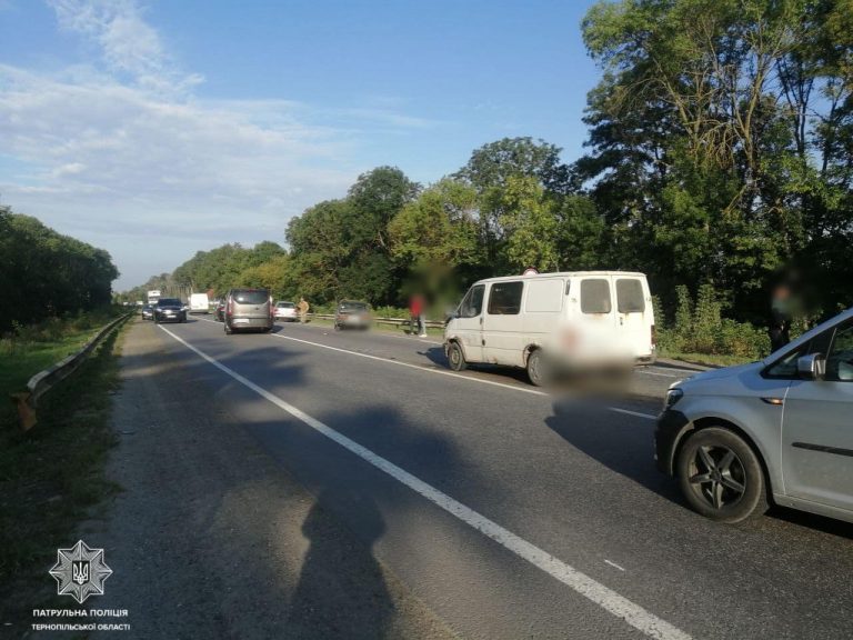 Потрійна ДТП на Тернопільщині: рух транспорту ускладнено (ФОТО) 12 301138775 447264514101533 5146941208270297226 n