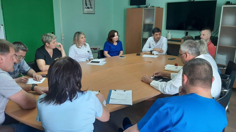 Масштабний лікувальний проєкт: на Прикарпатті воїнів оперуватимуть 9 американських хірургів 8 Масштабний лікувальний проєкт: на Прикарпатті воїнів оперуватимуть 9 американських хірургів
