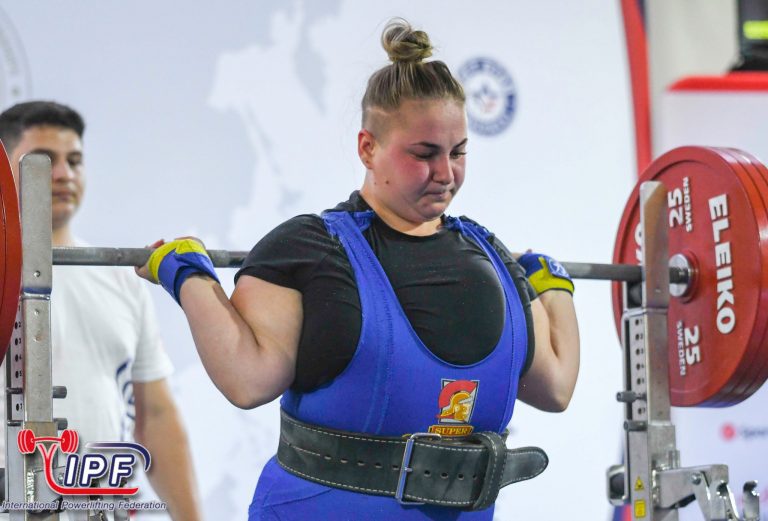Прикарпатка здобула "срібло" у Чемпіонаті світу серед юніорів з пауерліфтингу 5 302843194 450398487131132 148136526615006621 n