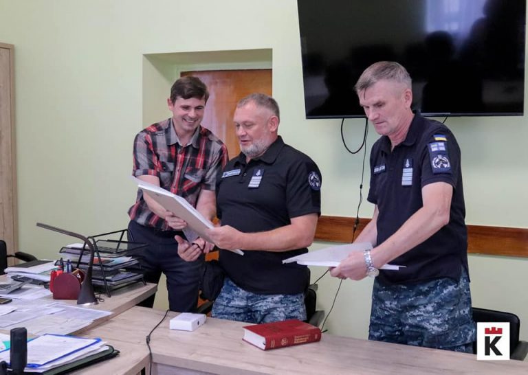 У Калуші побували командири військових моряків: що привело (ФОТО) 12 304880789 184246004126908 1697700165781327445 n 1