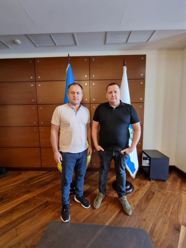 Мали про що поговорити: мер Коломиї зустрівся з колегою з Дніпра (ФОТО) 11 Мали про що поговорити: мер Коломиї зустрівся з колегою з Дніпра (ФОТО)