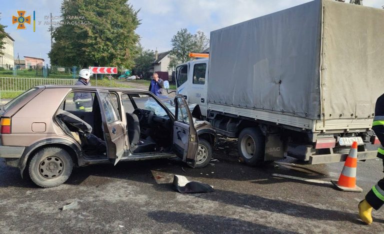 Смертельна ДТП на Львівщині: водій помер в кареті швидкої (ФОТО) 4 309308147 425739066318300 9066207592379915667 n