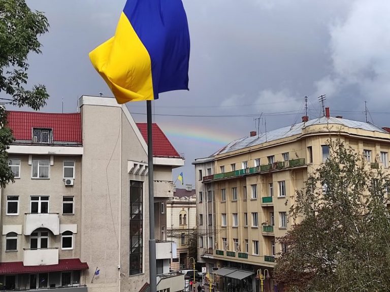 У Франківську зафіксували надзвичайно красиву веселку (ФОТО) 7 IMG 20220921 154512 scaled