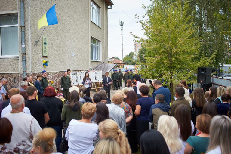 Врятував побратимів: у Крихівцях відкрили пам'ятну дошку Роману Дземану (ФОТО) 12 PP 1695
