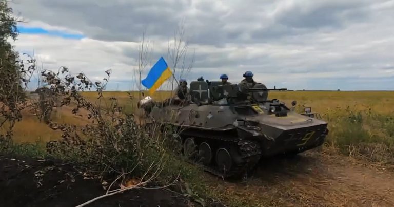 Нам дуже важко, але ми просуваємося вперед, - Головнокомандувач ЗСУ (ВІДЕО) 7 censor social 1