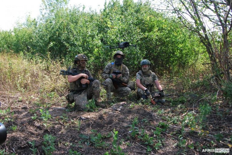 Це була найбільша удача: як десантники-аеророзвідники зупинили майже 200 одиниць ворожої техніки біля Миколаєва 3 Це була найбільша удача: як десантники-аеророзвідники зупинили майже 200 одиниць ворожої техніки біля Миколаєва
