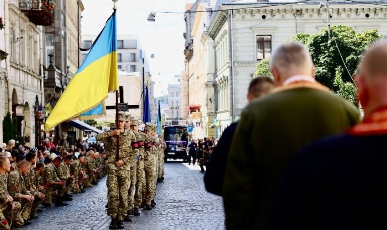 Сьогодні у Львові проведуть в останню путь Героя війни Максима Мансурова 5 photo5402113228600884598y 39ed1ee9