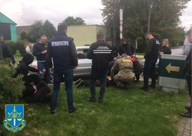 На Львівщині затримали двох спільників: за хабарі переправляли ухилянтів за кордон (ФОТО) 9 whatsapp image 2022 09 26 at 14.54.59