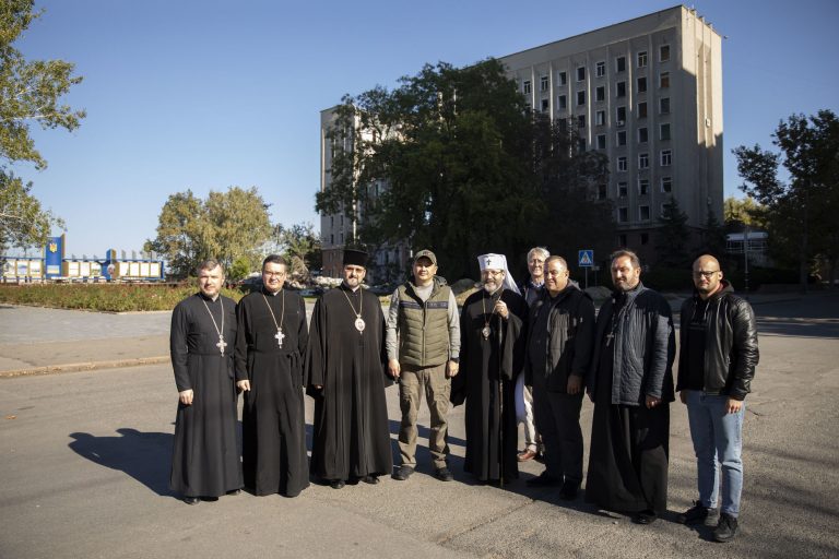 Жити в місті, яке щодня обстрілюють - це геройство: Блаженніший Святослав відвідав Миколаїв (ФОТО) 2 Жити в місті, яке щодня обстрілюють - це геройство: Блаженніший Святослав відвідав Миколаїв (ФОТО)