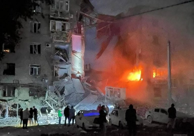 Окупанти знову завдали ударів по Запоріжжю: зруйнований цілий під'їзд (ФОТО, ВІДЕО) 2 1 4