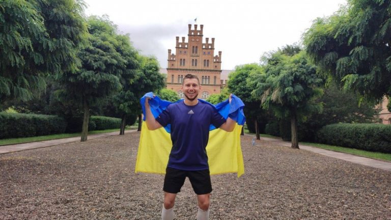 Фінішував у Чернівцях: франківець пробіг 250 кілометрів, щоб зібрати кошти на ЗСУ 1 1664782860 1