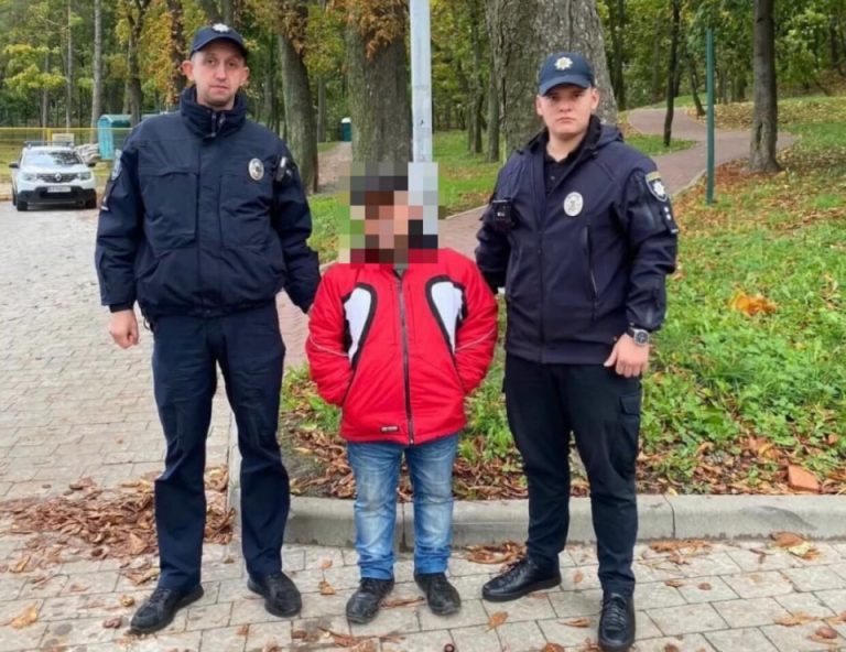 У Львові затримали збоченців: один хизувався "принадами" з балкону, інший - у вікнах школи 9 262144 6677777 new 960x380 0