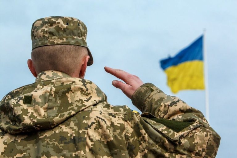 Військовослужбовцям ЗСУ хочуть дозволити виїзд за кордон під час війни 12 29002