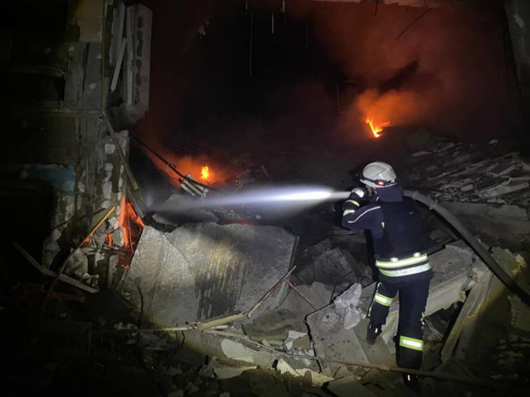 Окупанти вдарили по Запоріжжю: з-під завалів діставали людей 9 306666902 5463263693759656 4310783696232910367 n 820x360
