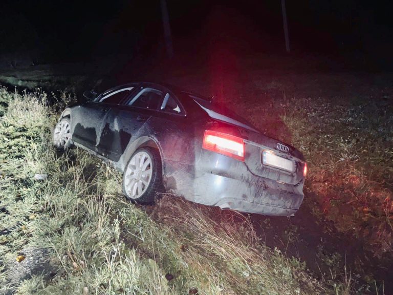 На Прикарпатті п'яний горе-водій скоїв ДТП та намагався відкупитися хабарем 4 308840972 158273593513545 2712029462891032860 n