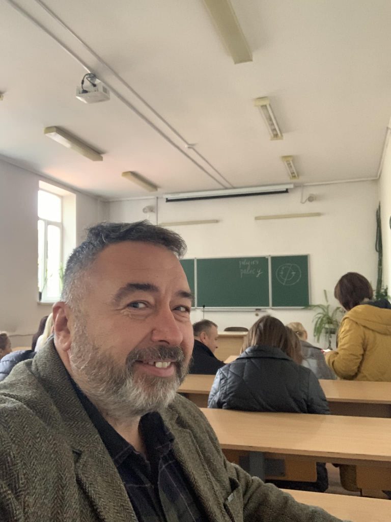 Знову за партою: очільник Богородчан вступив до університету (ФОТО) 10 Знову за партою: очільник Богородчан вступив до університету (ФОТО)
