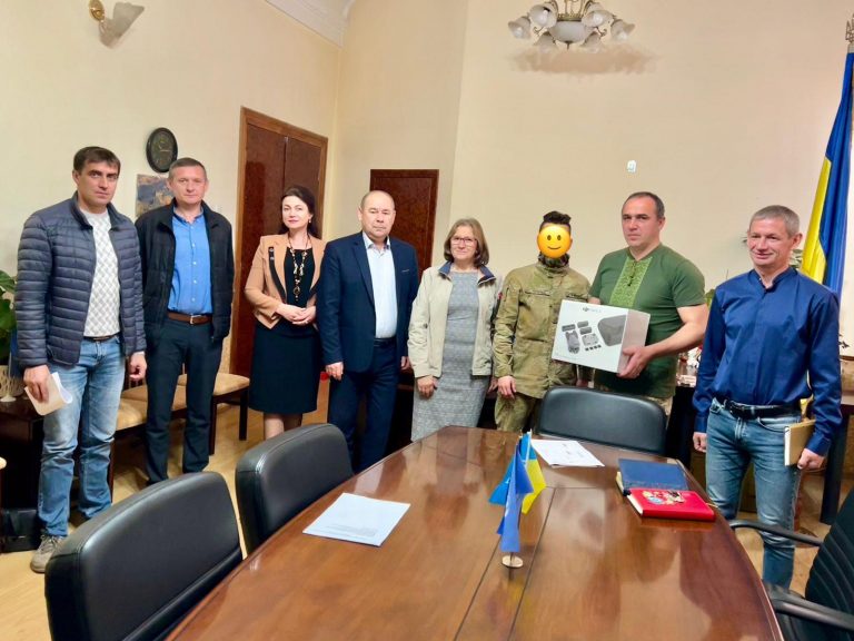 За тиждень зібрали понад 118 тисяч гривень: у Верховині придбали квадрокоптер для ЗСУ 3 За тиждень зібрали понад 118 тисяч гривень: у Верховині придбали квадрокоптер для ЗСУ