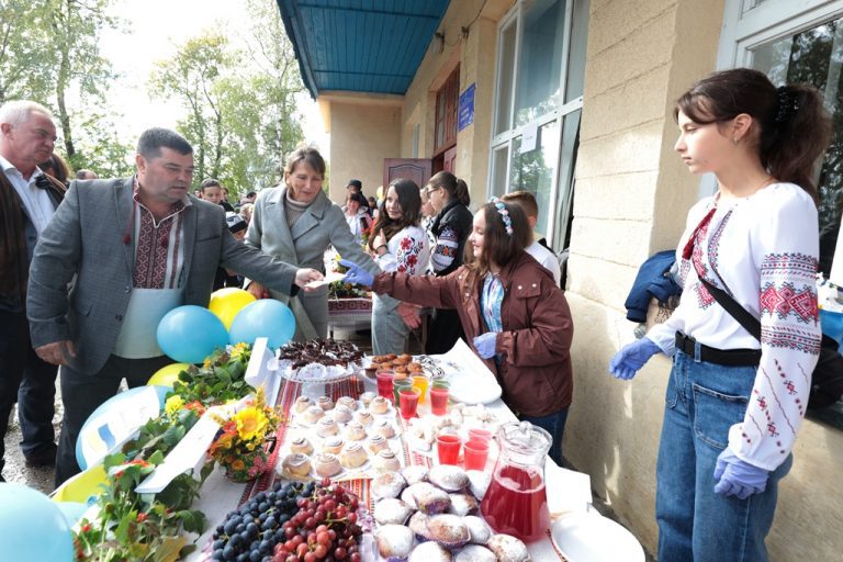 Хвалилися врожаєм картоплі: на Тисмениччині провели "Фестиваль єднання" (ФОТО) 13 Хвалилися врожаєм картоплі: на Тисмениччині провели "Фестиваль єднання" (ФОТО)