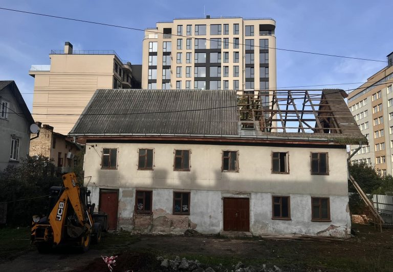 В Івано-Франківську готують під знос чергову кам’яницю (ФОТОФАКТ) 12 310669475 6216970045002867 7440789341172709366 n