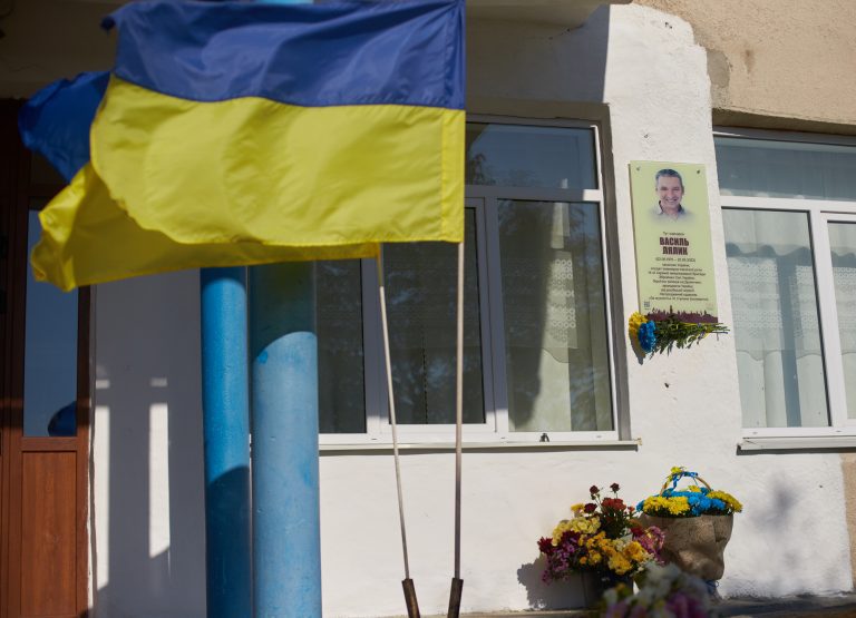 Назавжди в серцях: відкрили анотаційну дошку полеглому воїну з Колодіївки Василю Лялику 2 311461767 676485377381055 6587352340822611456 n