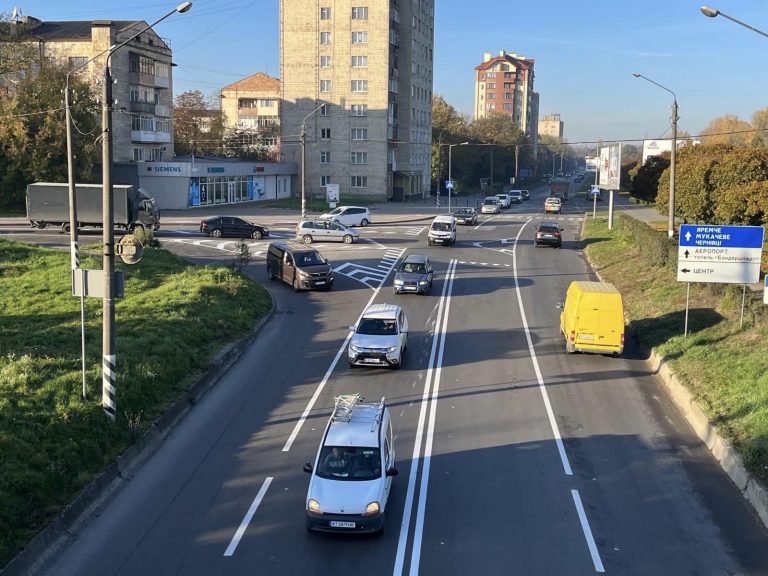 На вулицях Івано-Франківська оновили дорожню розмітку (ФОТО) 8 311591865 545326684261398 7933593760513945931 n
