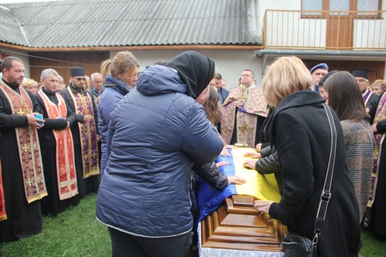 Світла пам'ять: на Болехівщині попрощалися із полеглим захисником Романом Ринзаком 10 311595878 414549544187512 5940344874955527576 n