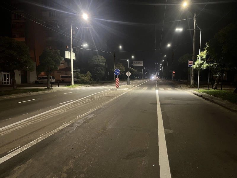 У Франківську вночі зробили нову схему рухк на вулиці Бандери (ФОТО)