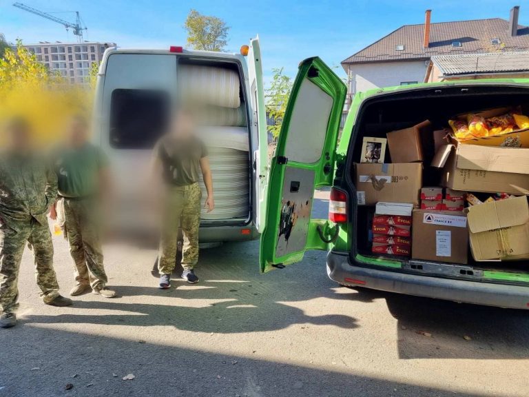 Матраси, ковдри та солодощі: з Франківська відправили допомогу бійцям на фронт 3 311790512 688126852883574 2060122167166186956 n