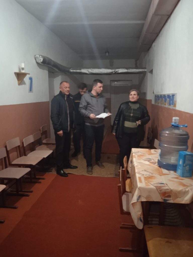 Буржуйки, пічне опалення та дрова: на Снятинщині облаштовують пункти обігріву (ФОТО) 8 Буржуйки, пічне опалення та дрова: на Снятинщині облаштовують пункти обігріву (ФОТО)